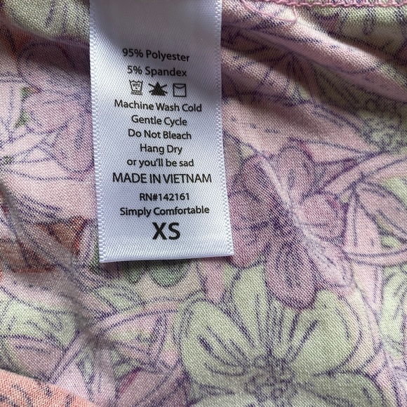 LulaRoe Irma Tunic Style high low 3/4 Sleeve - Picture 7 of 7